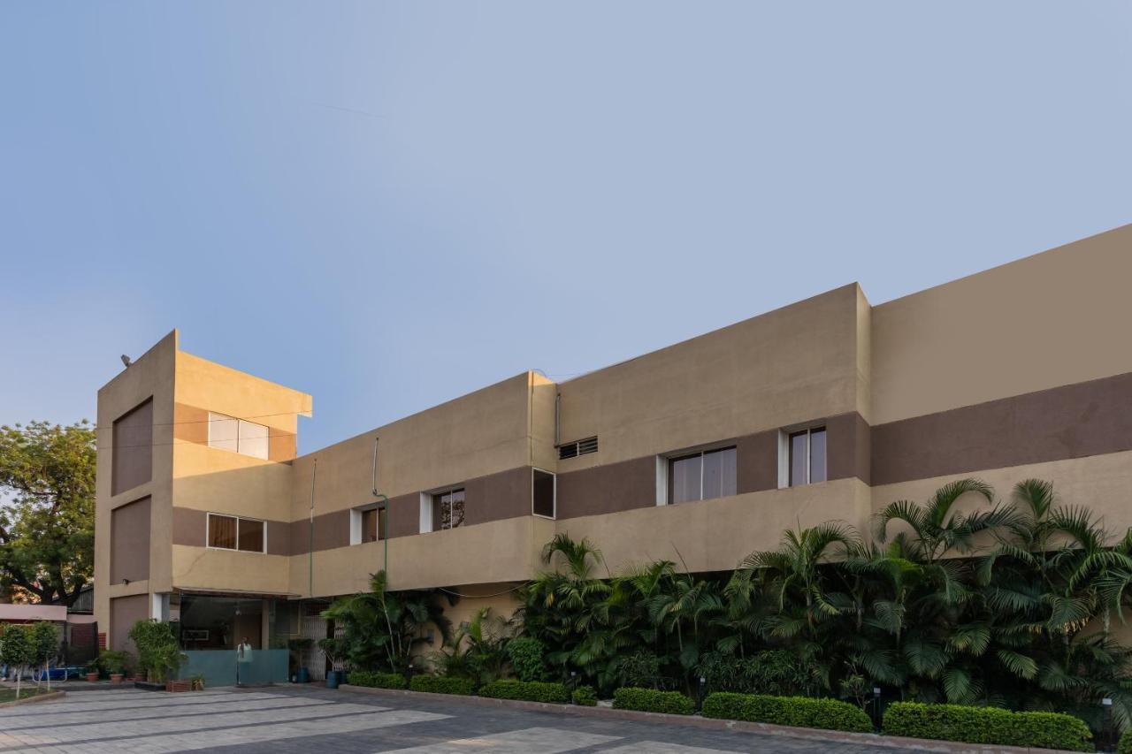 Oyo 75956 Hotel Grand Rourkela Экстерьер фото